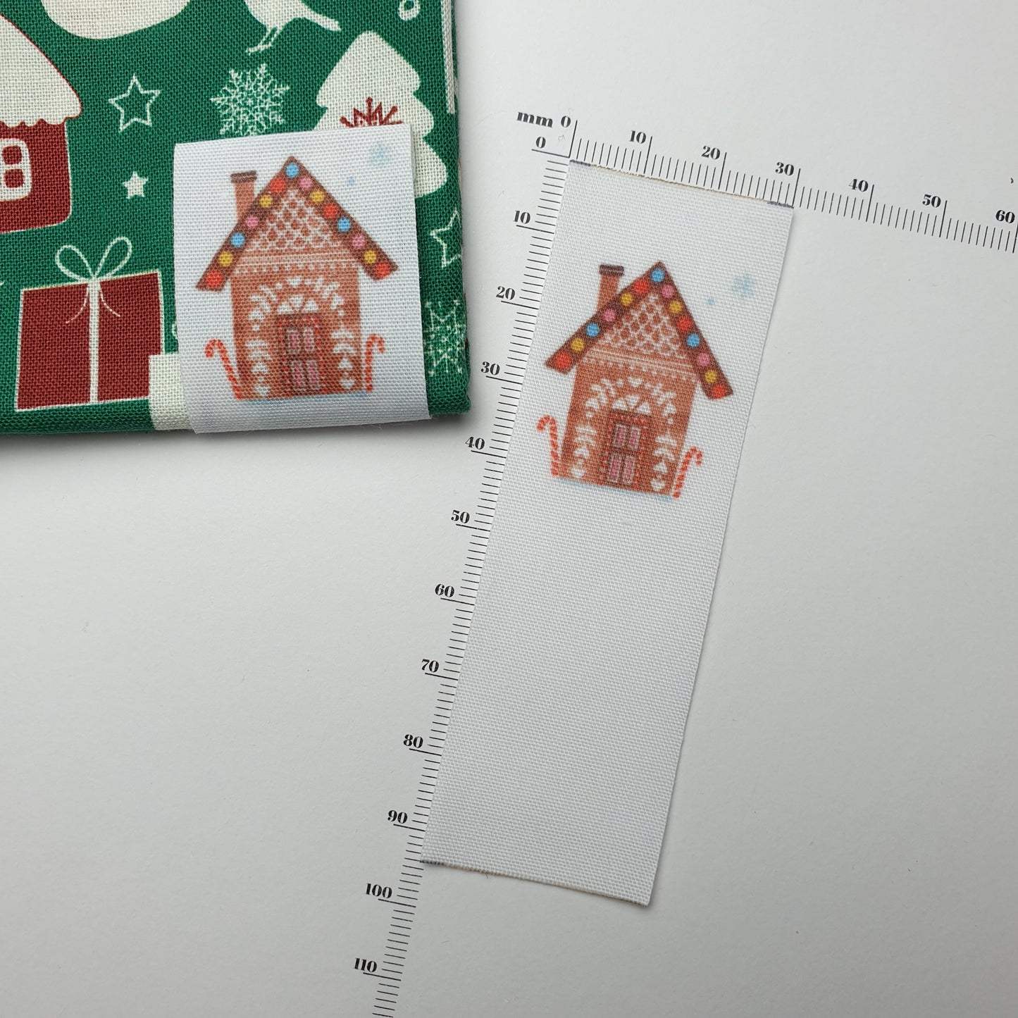 #11WPC - WHITE POLYESTER/COTTON BLEND TRIFOLD/BOOKFOLD HEM LABELS